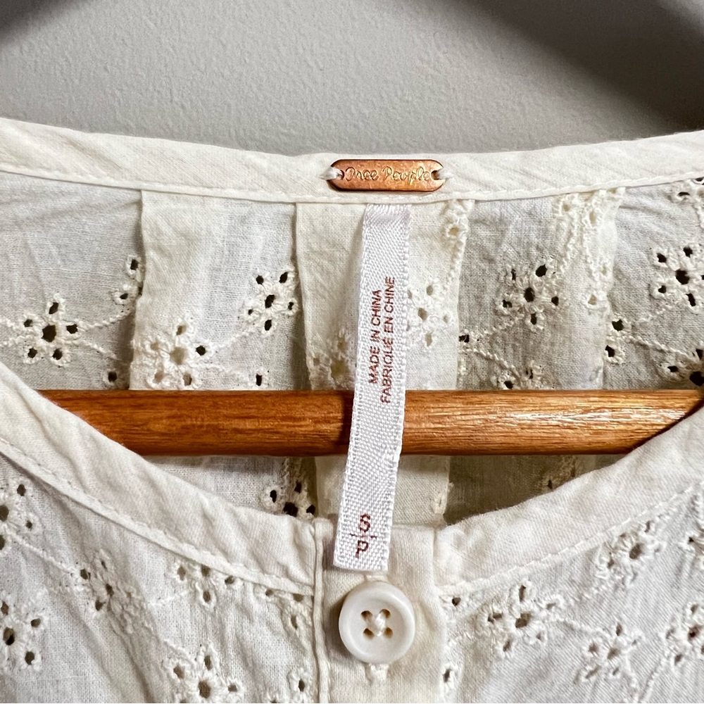 Free People Cream Eyelet Long Sleeve Blouse Tie Waist Size Small - Picture 8 of 8